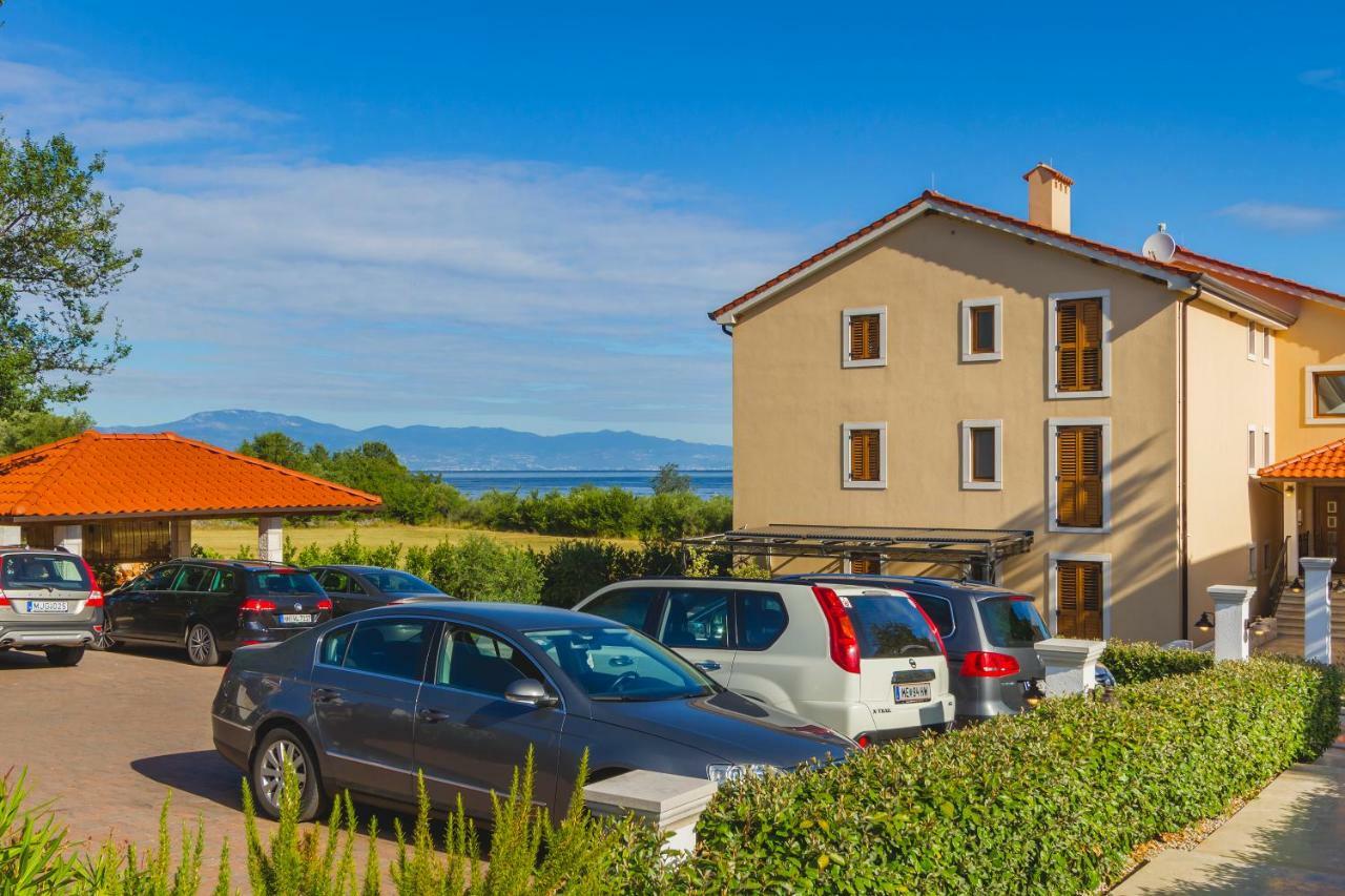 Luxury Apartments Villa Matea 2 Malinska Luaran gambar